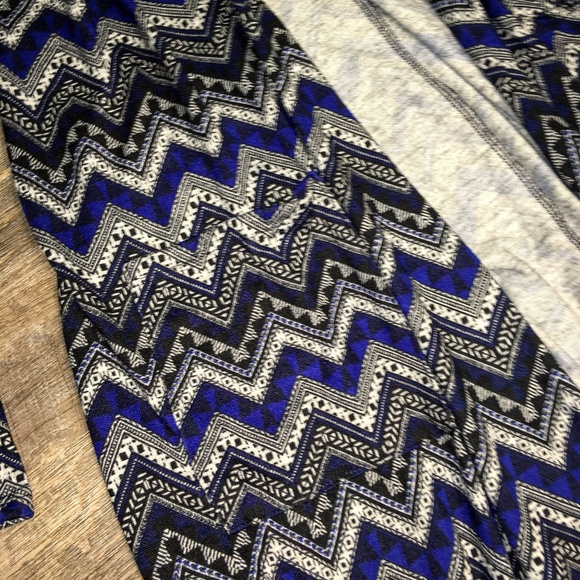 NWOT Lularoe Sarah duster cardigan Size XS Aztec - Picture 2 of 5